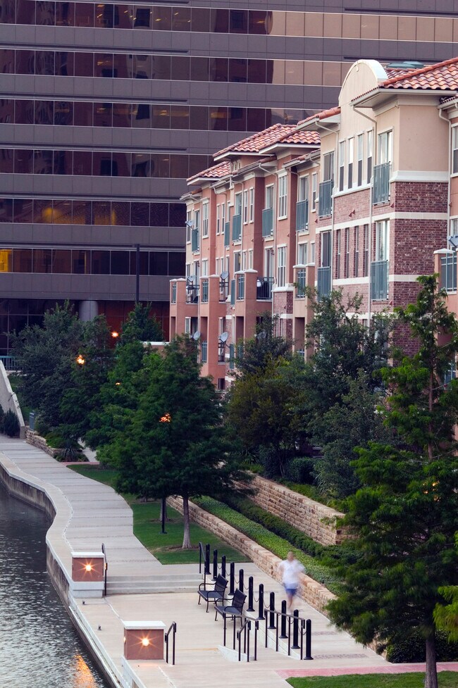 Go for walks on the canal - 330 Las Colinas Blvd E