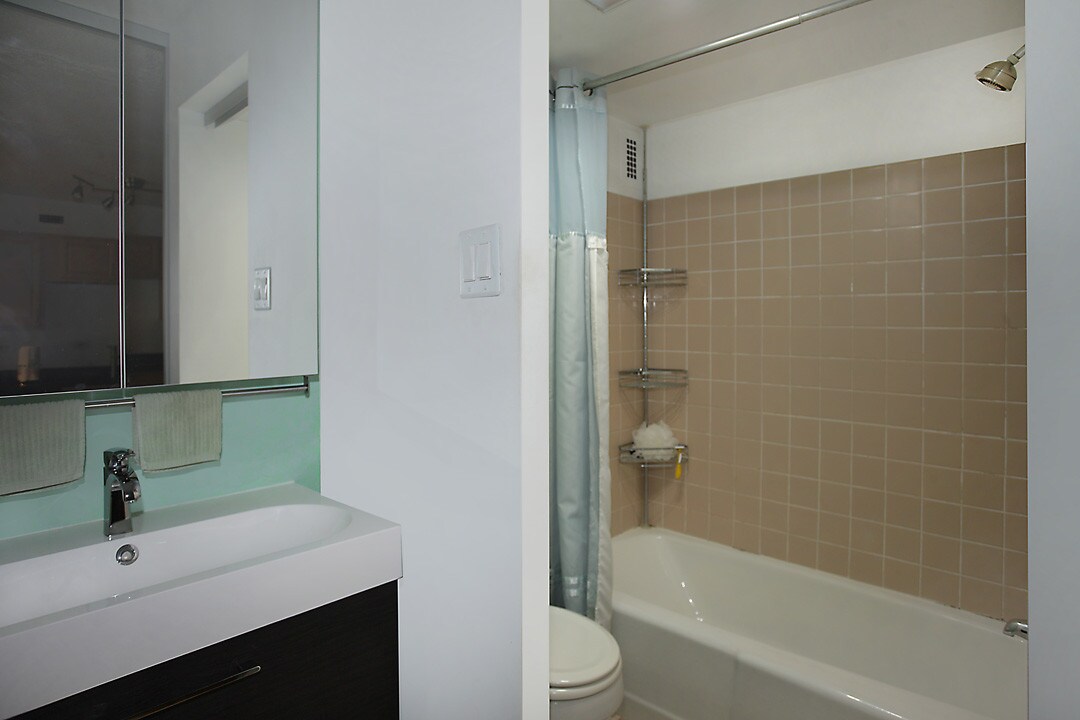 Building Photo - 2201 L St NW