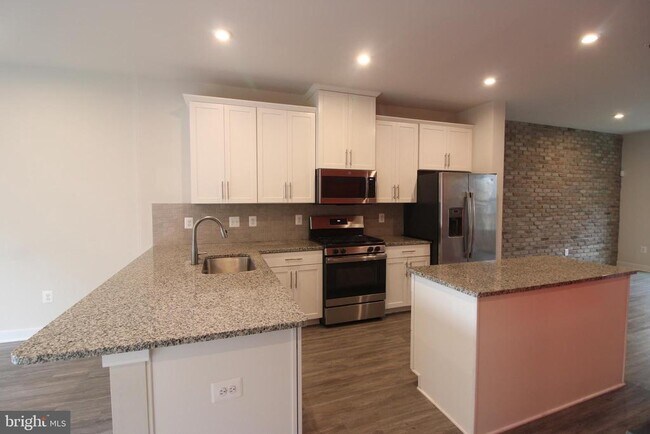 Building Photo - 6210 Monitor St