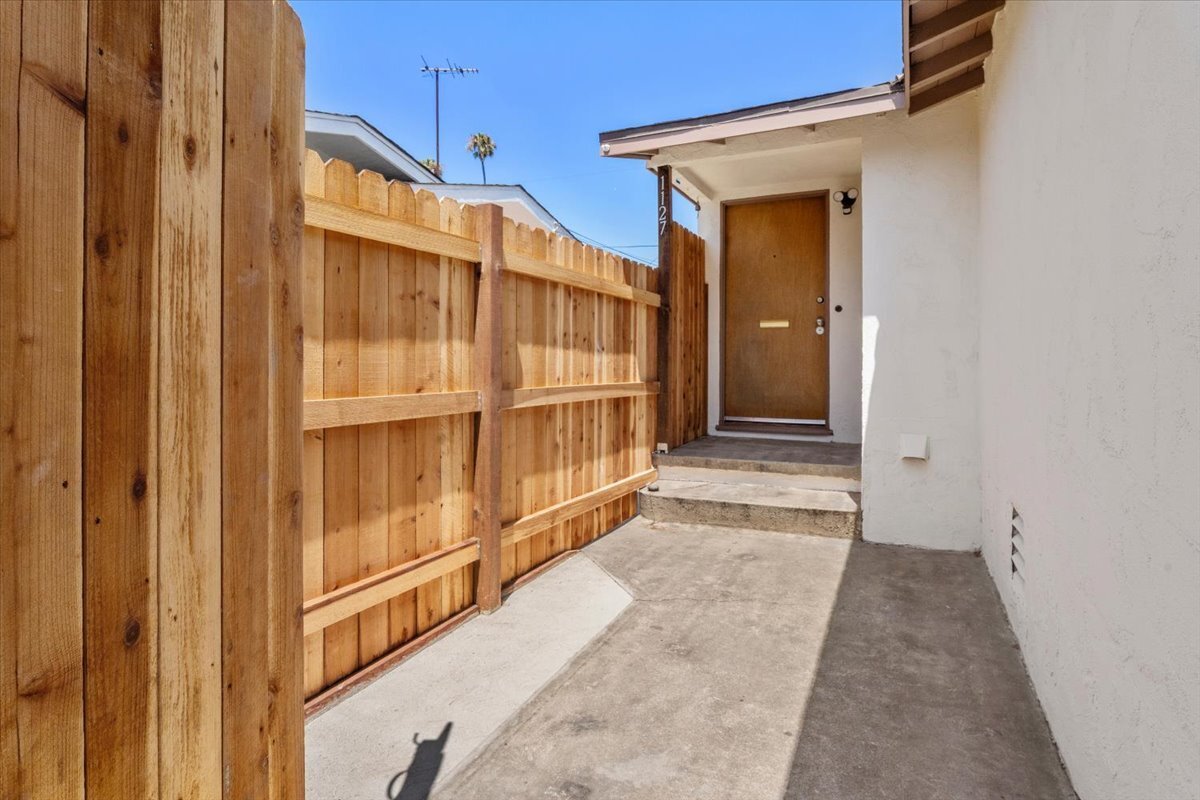 Building Photo - 1127 Harrison Ave