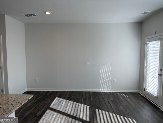 Building Photo - 3 Silverbell Ln NW