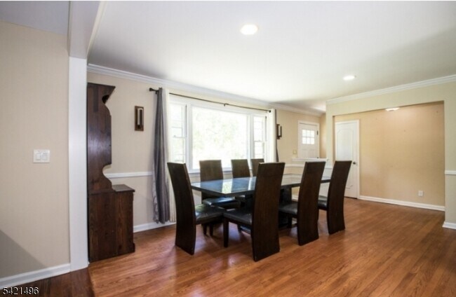 Building Photo - 4 Rumson Rd