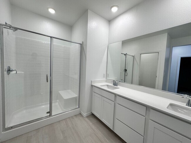 Building Photo - 329 Laurel Peak Dr