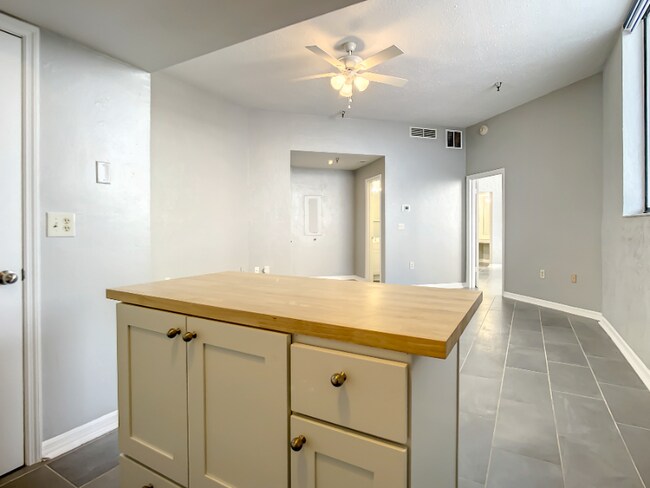 Building Photo - 3013 S Atlantic Ave