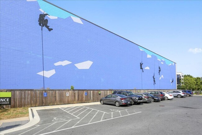 Building Photo - 10513 Weymouth St