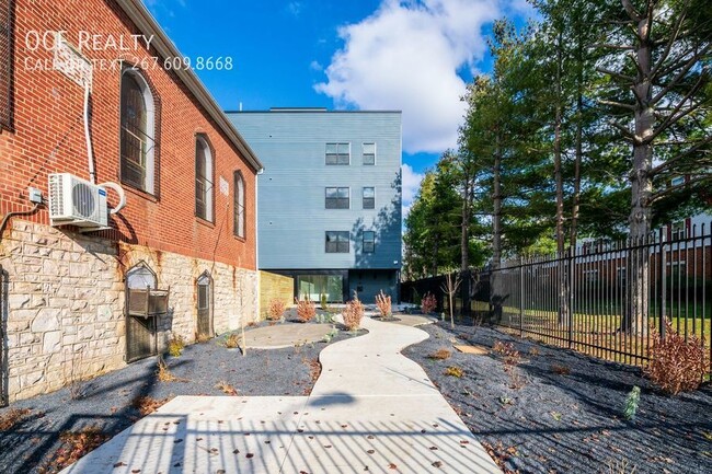 Building Photo - Modern Grays Ferry Apartment