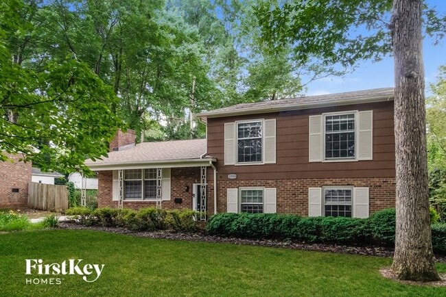 Primary Photo - 2909 Stratford Dr