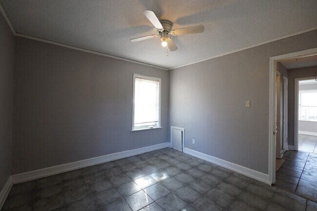 Building Photo - 2361 Joy Ln