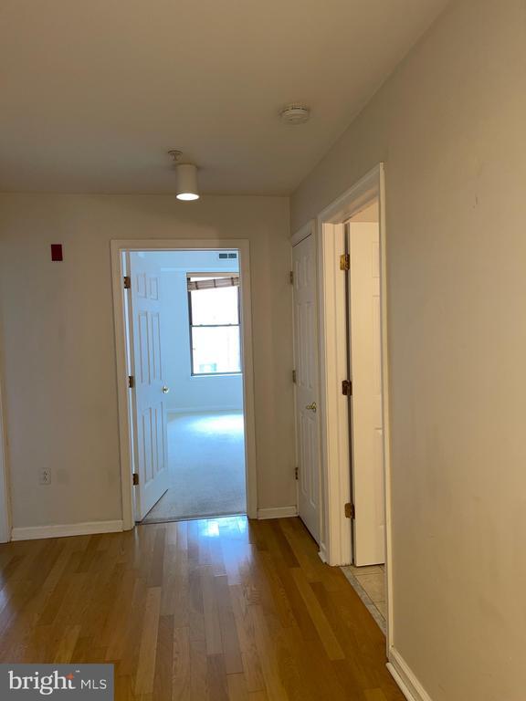 Building Photo - 837 N 2nd St