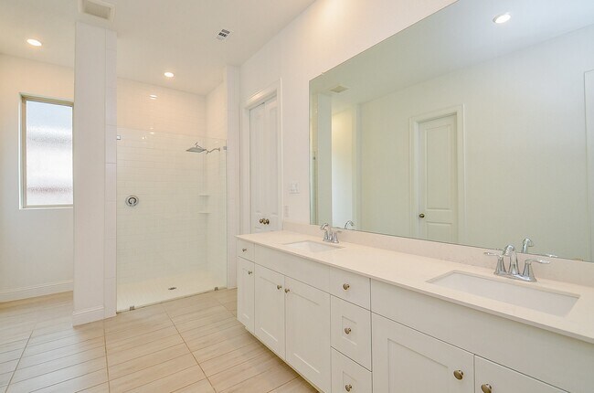 Building Photo - 4827 Avon Ridge Way