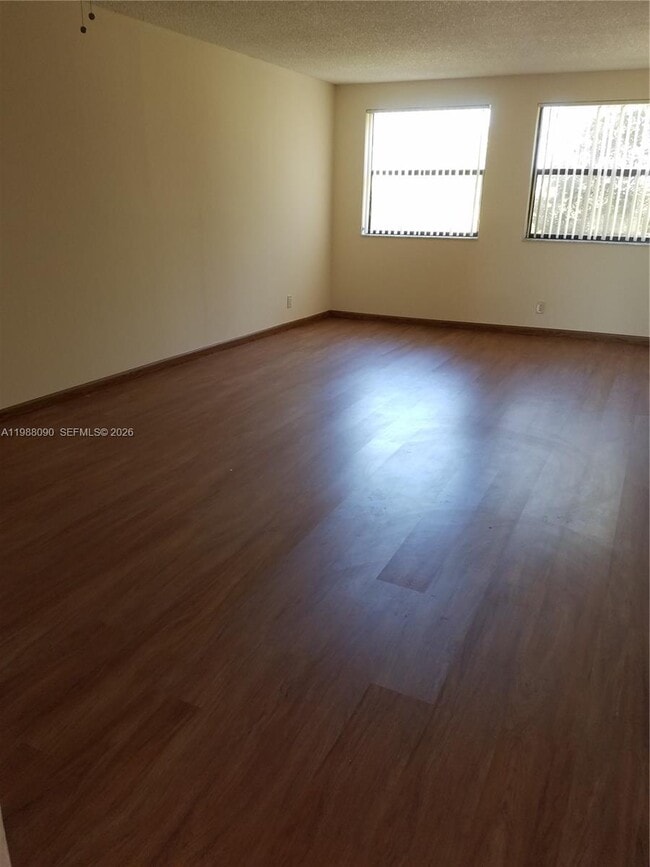 Building Photo - 8180 Geneva Ct