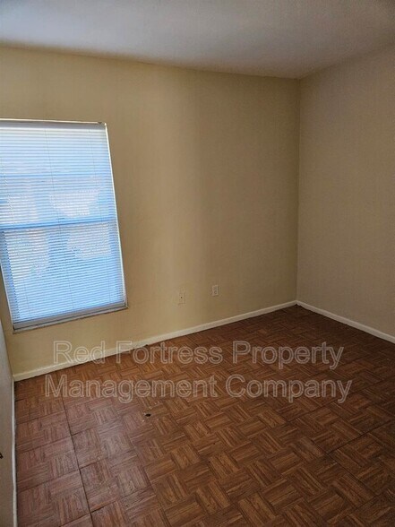 Building Photo - 2510 Central Ave