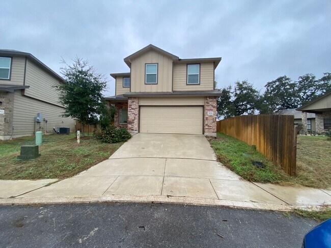 Building Photo - Beautiful 3 bed, 2.5 bath home!
