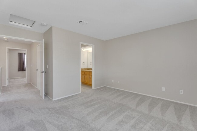 Building Photo - 362 Tabor Ave