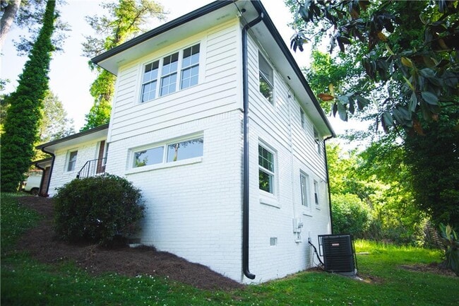 Building Photo - 3561 Misty Valley Rd