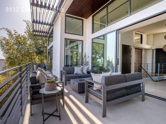 Building Photo - 8932 St Ives Dr