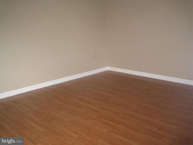 Building Photo - 2930 Packer St