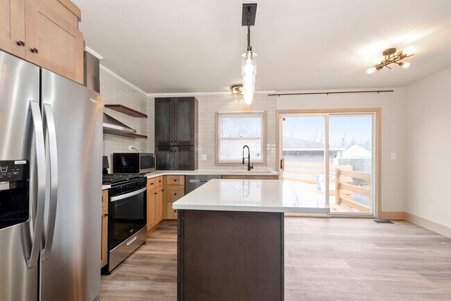 Building Photo - 836 Lily Cache Ln