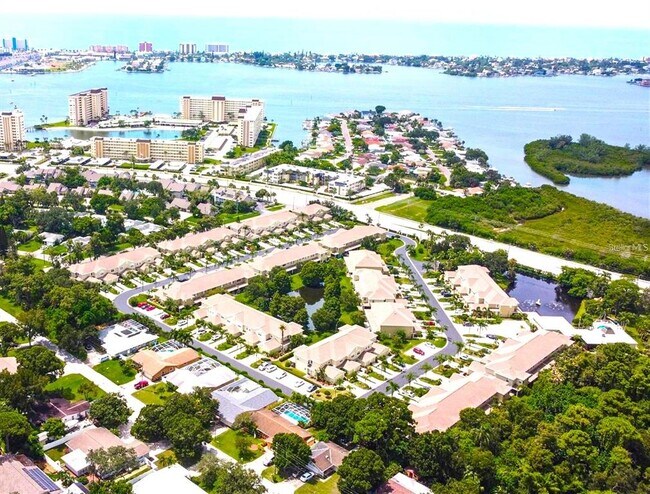 Building Photo - 11237 Kapok Grand Cir