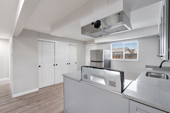 Building Photo - Ground floor apartment