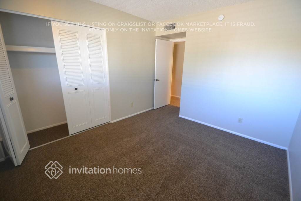 Building Photo - 8332 N 50th Dr