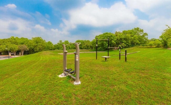 Building Photo - 10505 S I-35 Frontage Rd