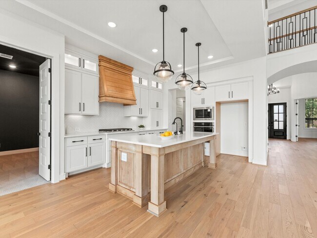 Building Photo - 30715 Chamomile Bnd