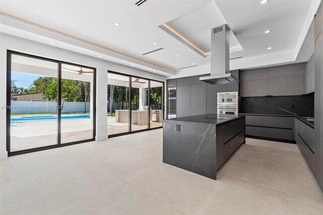 Building Photo - 7530 SW 134th St