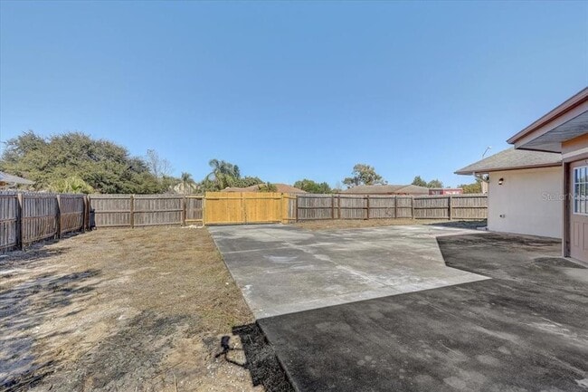 Building Photo - 7012 Pin Cherry Ln