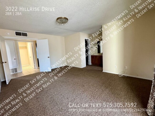 Building Photo - 2 Bedroom 2 Bath Townhome