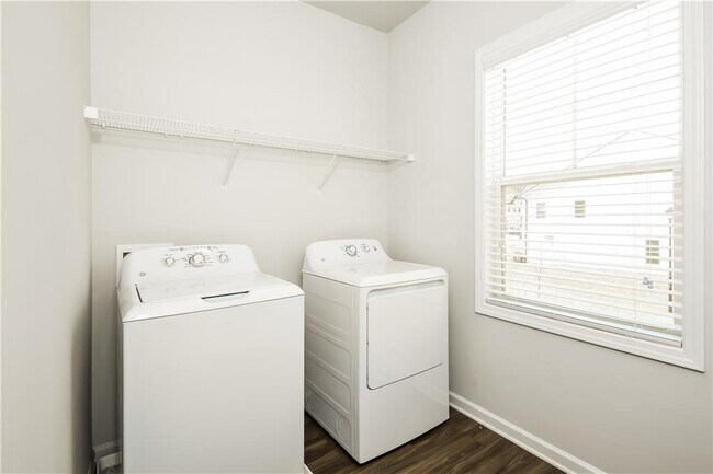 Building Photo - 5379 Fox Den Rd