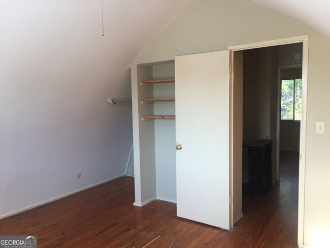 Building Photo - 1453 S Barnett Shoals Rd