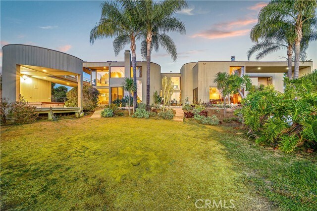 Building Photo - 3028 Overhill Dr