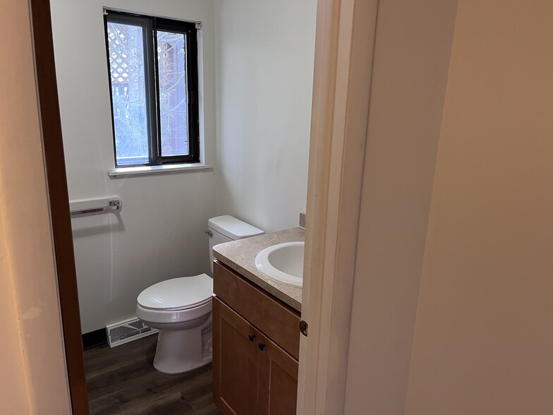 Building Photo - 35 Broome St