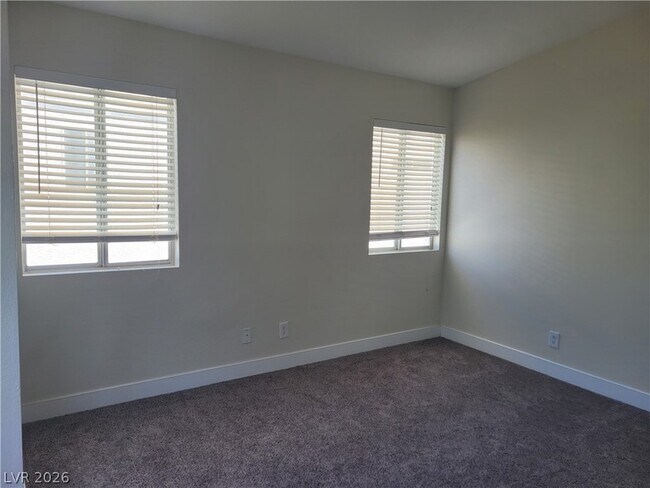Building Photo - 8428 Oyster Dr