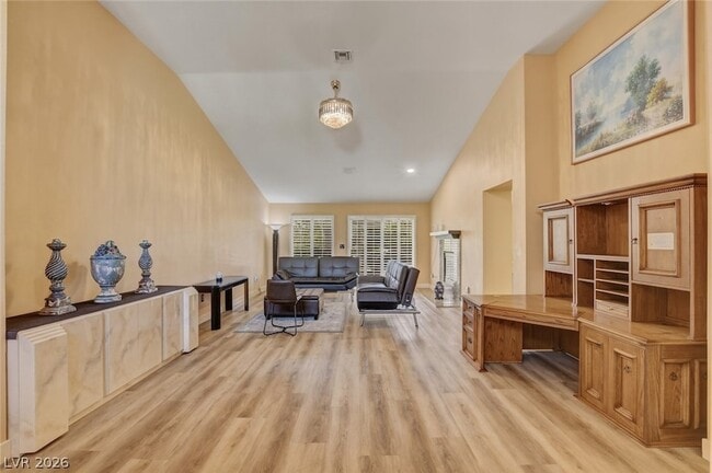 Building Photo - 2628 Highvale Dr