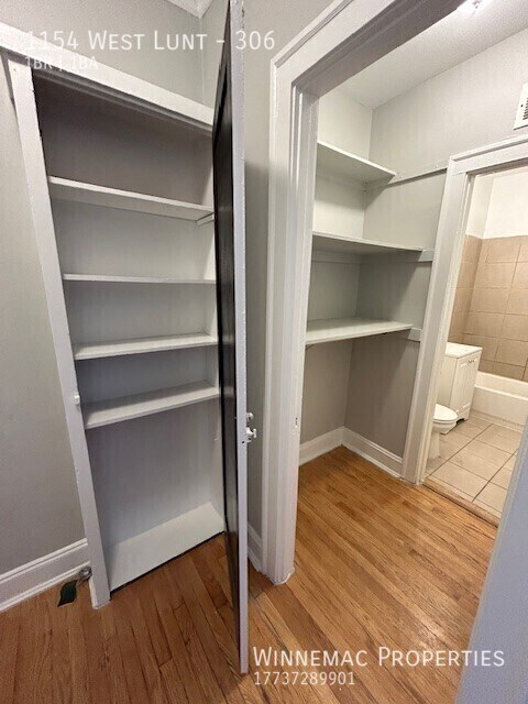 Building Photo - 1154 West Lunt-306
