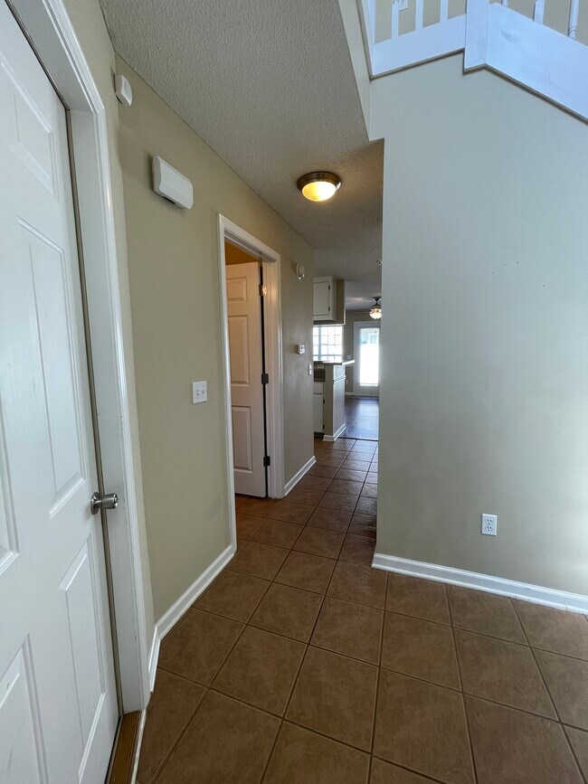 Building Photo - 225 Wakefield Way