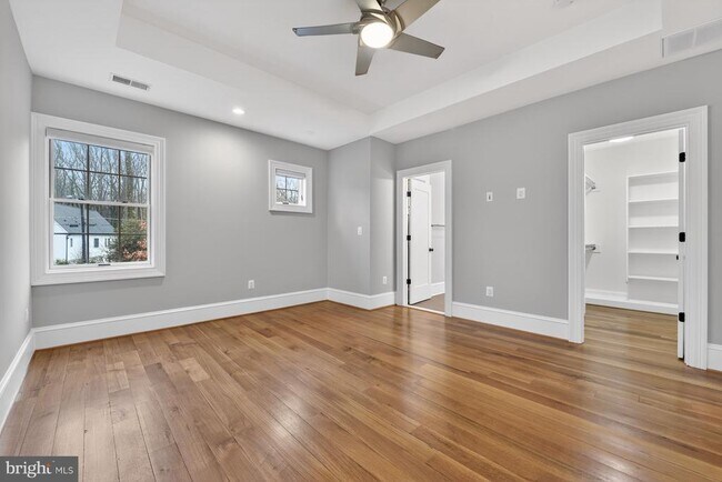 Building Photo - 7002 River Oaks Dr