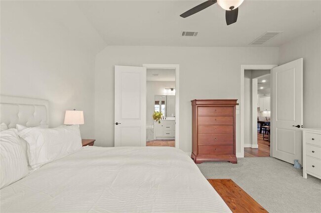 Building Photo - 111 Chinaberry Bnd