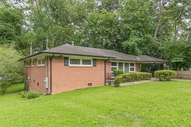 Building Photo - 2314 Bryant Dr
