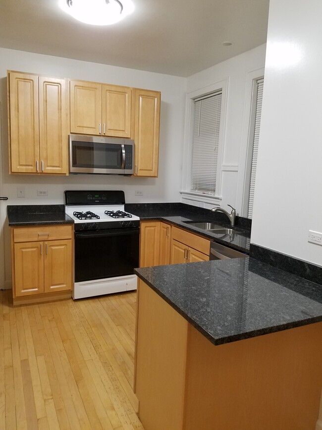 Kitchen - 1218 W Columbia Ave