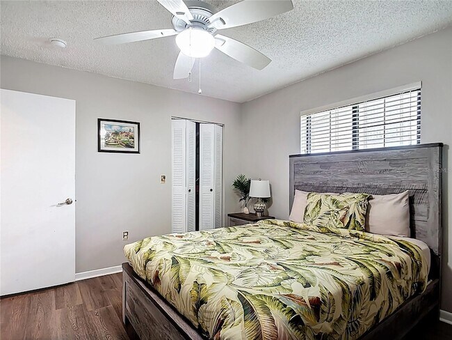 Building Photo - 290 Rotonda Cir