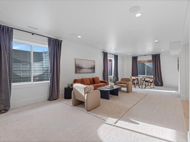 Building Photo - 296 E 230 N