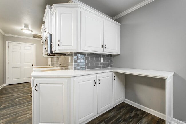 Building Photo - 31 Newcastle Dr