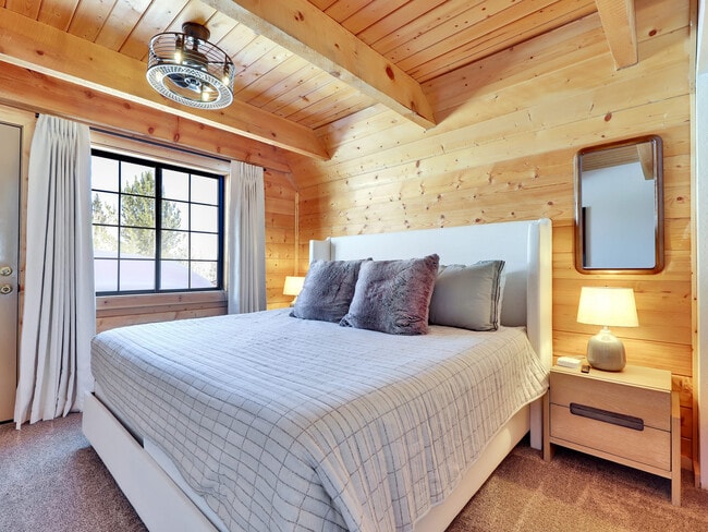 Building Photo - 656 Aspen Dr