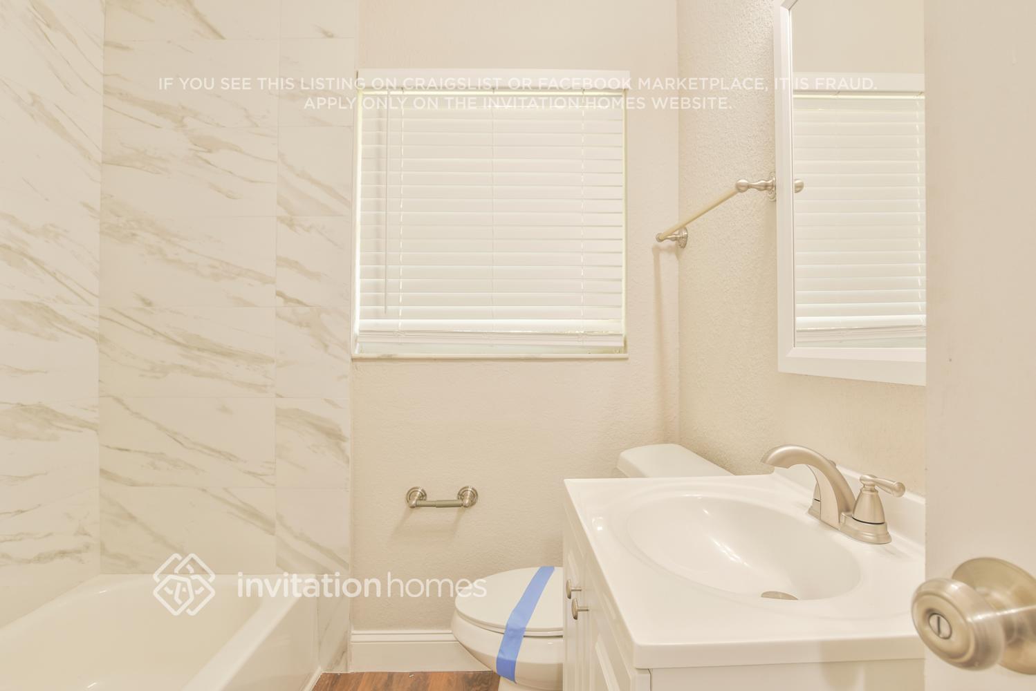 Building Photo - 822 Rosalia Dr