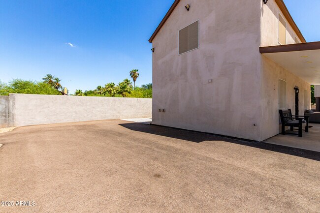 Building Photo - 2056 W Dobbins Rd