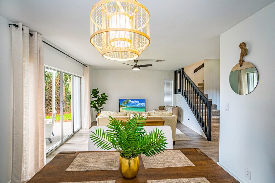 Building Photo - 9341 Green Meadows Way