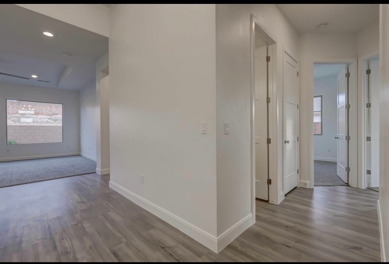 Building Photo - 4729 S Lucy Ln